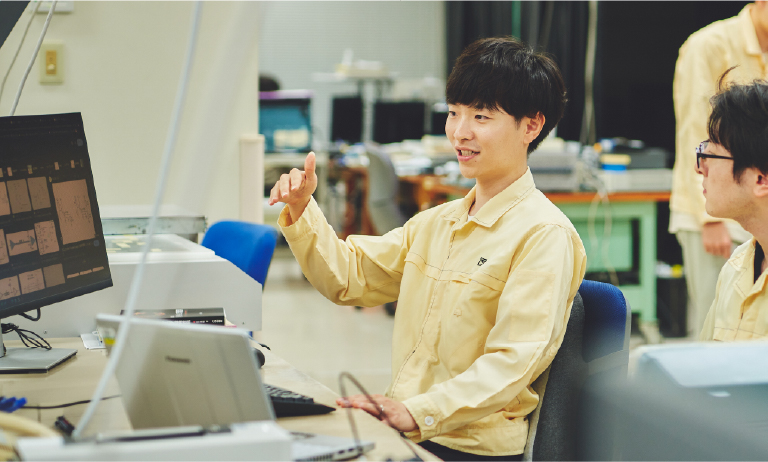 アプリケーションエンジニア